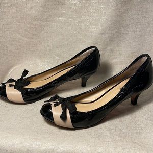 HALOGEN KITTEN HEELS